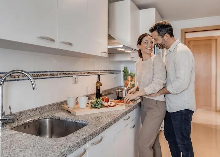 Vacation I The Sunrise Golden Mile Flat, Next To Convention Center, Recently Refurbished, Prime Location, 300m To The Apartment Marbella