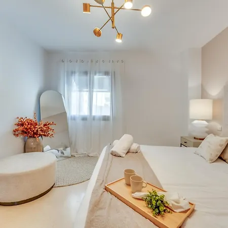 Vacation I The Sunrise Golden Mile Flat, Next To Convention Center, Recently Refurbished, Prime Location, 300m To The