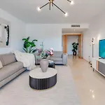 Vacation I The Sunrise Golden Mile Flat, Next To Convention Center, Recently Refurbished, Prime Location, 300m To The Apartman *