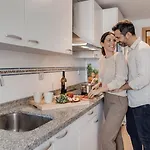 Vacation I The Sunrise Golden Mile Flat, Next To Convention Center, Recently Refurbished, Prime Location, 300m To The Apartman Marbella