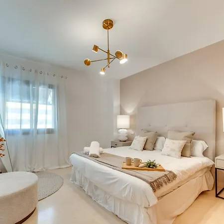 아파트 Vacation I The Sunrise Golden Mile Flat, Next To Convention Center, Recently Refurbished, Prime Location, 300m To The 마르베야