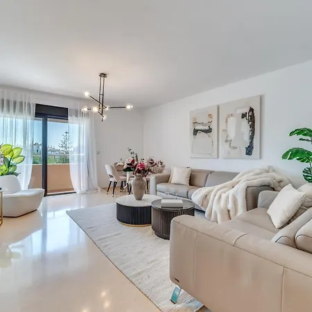 Vacation I The Sunrise Golden Mile Flat, Next To Convention Center, Recently Refurbished, Prime Location, 300m To The