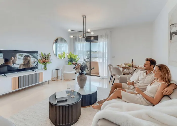 Apartmán Vacation I The Sunrise Golden Mile Flat, Next To Convention Center, Recently Refurbished, Prime Location, 300m To The