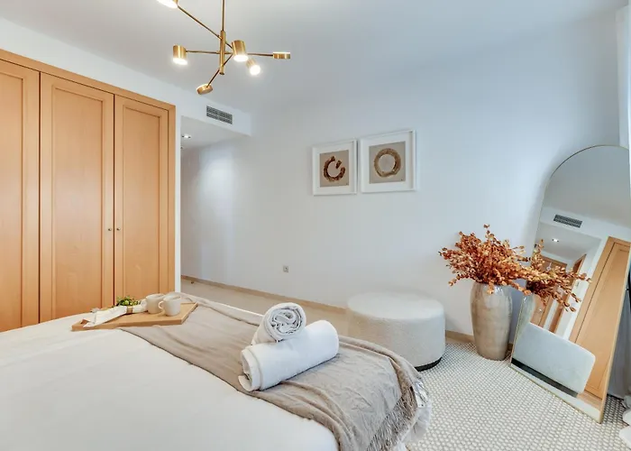 Vacation I The Sunrise Golden Mile Flat, Next To Convention Center, Recently Refurbished, Prime Location, 300m To The Appartement Marbellac