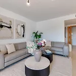 公寓 Vacation I The Sunrise Golden Mile Flat, Next To Convention Center, Recently Refurbished, Prime Location, 300m To The 马尔韦利亚