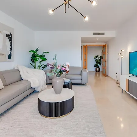Vacation I The Sunrise Golden Mile Flat, Next To Convention Center, Recently Refurbished, Prime Location, 300m To The Apartman *