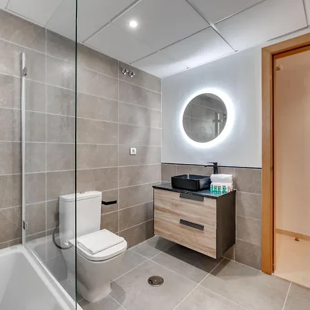 Apartamento Vacation I The Sunrise Golden Mile Flat, Next To Convention Center, Recently Refurbished, Prime Location, 300m To The