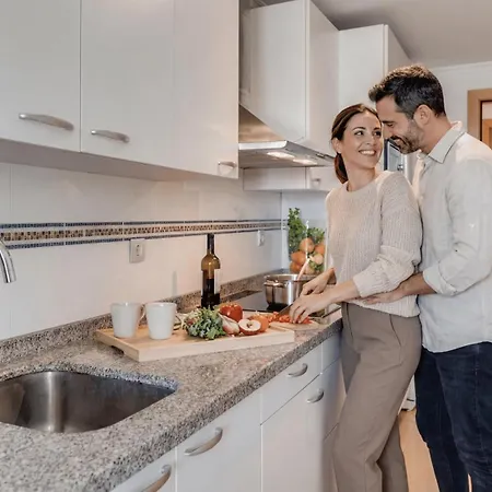 Vacation I The Sunrise Golden Mile Flat, Next To Convention Center, Recently Refurbished, Prime Location, 300m To The Apartman Marbella